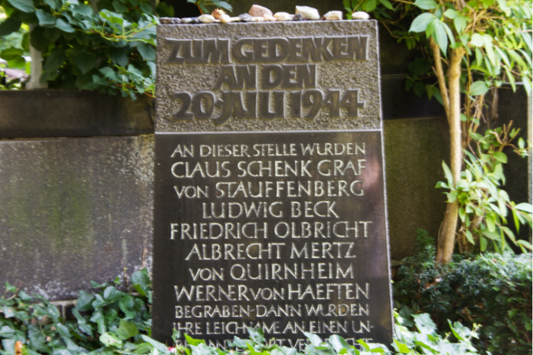 jfh - Vor 75 Jahren: Wir erinnern an das Attentat deutscher Offiziere auf Adolf Hitler - Blog - Blog