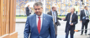 Außenminister Sigmar Gabriel zieht im Interesse des deutschen Monopolkapitals die Strippen im Spiel aus Konkurrenz und Kooperation. (Foto: [url=https://www.flickr.com/photos/eu2017ee/36247208634]EU2017EE Estonian Presidency[/url])