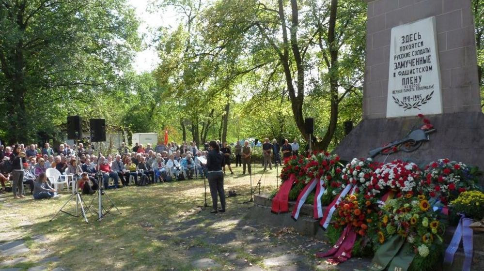 blumen fuer stukenbrock 2018 - Blumen für Stukenbrock 2018 - Gedenken, Stukenbrock - Aktion