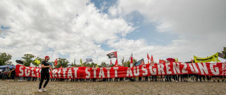 250402 AfD Parteitag - Blauer Spuk im Ruhrgebiet - AfD-Parteitag, Antifaschismus, Essen - Politik