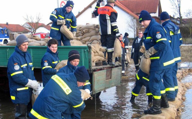 THW Tauwettereinsatz OV Pfaffenhofen 03 2006 - Soforthilfe statt PR-Fotos - DKP Bayern, Hochwasser - Internationales