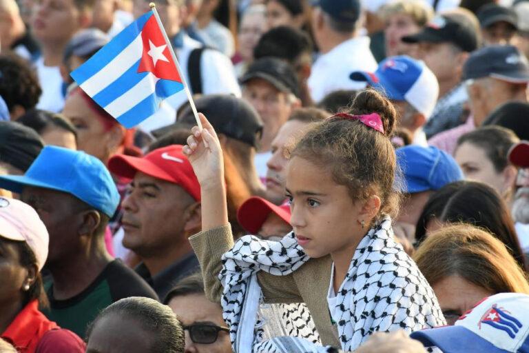 3001 1 - Kuba ist nicht allein - Solidarität mit dem sozialistischen Kuba! - Solidarität mit dem sozialistischen Kuba!
