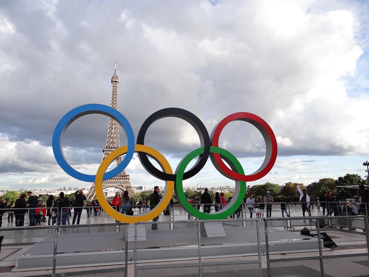 3216 2560px Olympic rings in the Place du Trocadero in Paris - Dreckige Spiele - UZ vom 9. August 2024 - UZ vom 9. August 2024