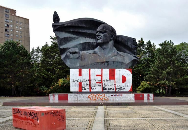 Skulptur Ernst Thaelmann Denkmal Lew Jefimowitsch Kerbel Ernst Thaelmann Park Berlin Prenzlauer Berg - Heraus für Thälmann! - Thälmann-Gedenken - Thälmann-Gedenken