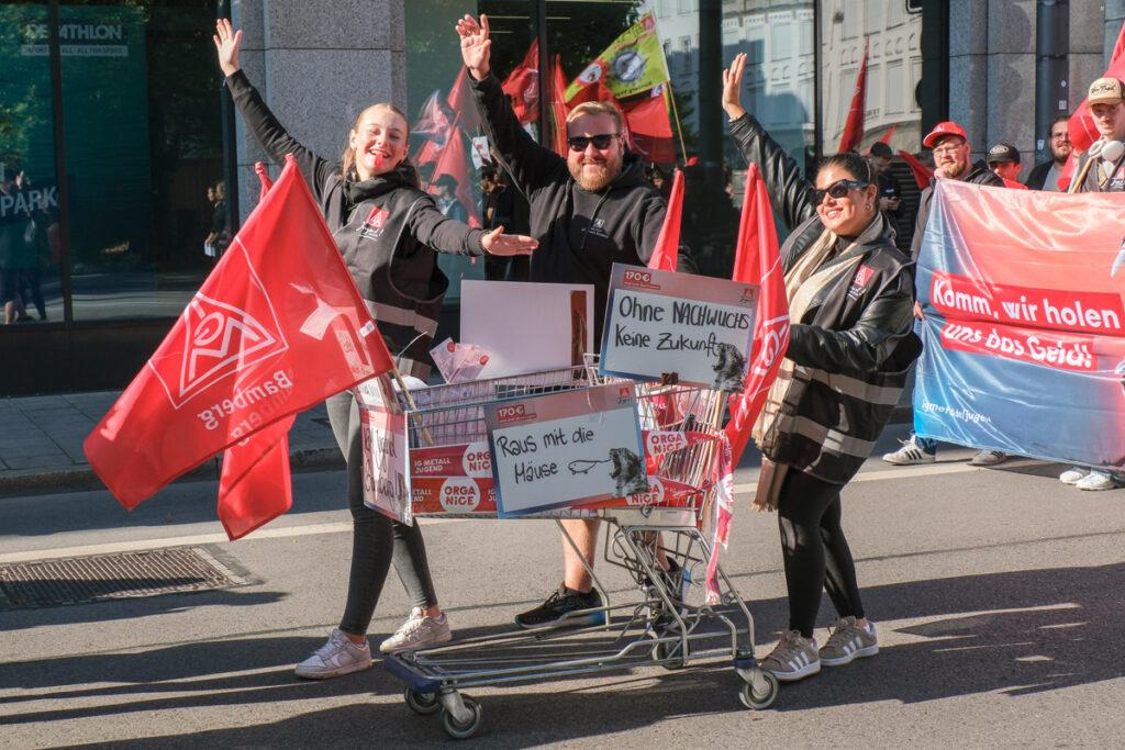 380302 MetallTR - Nicht einschüchtern lassen! - Demonstrationen, IG Metall, Reallohnverlust, Tarifrunde Metall und Elektro - Wirtschaft & Soziales