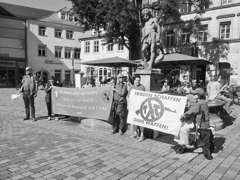 390503 Bildmeldung s - Frieden mit Russland und China! - Politik - Politik