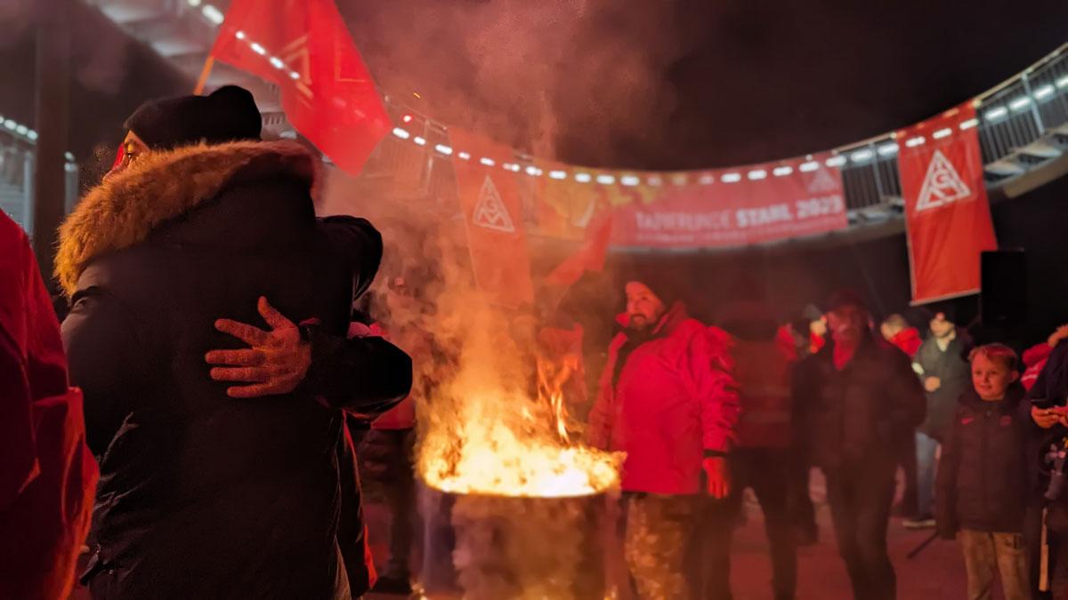 Duisburg 3 - Solidarität mit Kollegen bei VW und Thyssenkrupp! Nein zu neuen US-Raketen! - DKP, Parteivorstand der DKP, Patrik Köbele - Blog