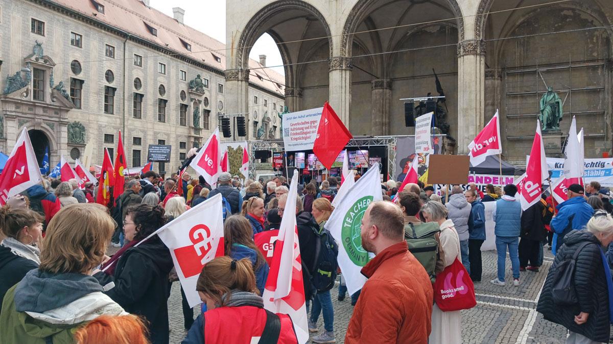 20241012 140622 - Soziales rauf – Rüstung runter! - Friedensbewegung, GEW München, Hamado Dipama, IG-Metall-Jugend München, Mark Ellmann, München, Münchner Friedensbündnis, Sinan Cokdergerli, Sinan Öztürk, ver.di München, Walter Listl - Blog