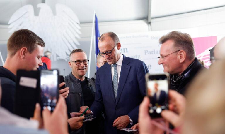 400401 Politstalking - Mein Tanzbereich, dein Tanzbereich - Politik - Politik