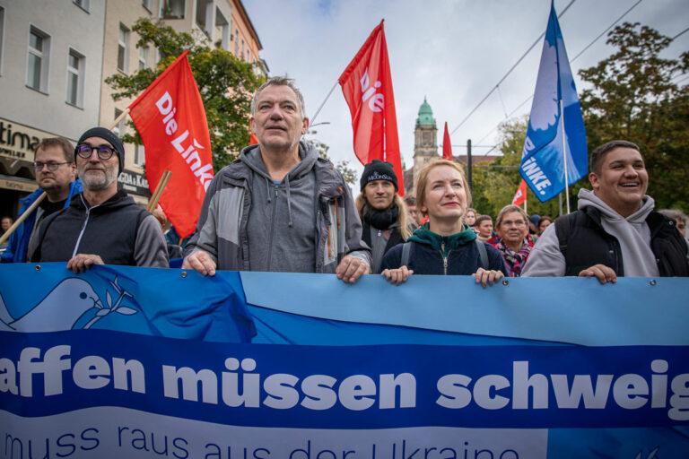 420401 Linke Halle - Friedensfreunde und Wirtschaftskrieger? - Gesine Lötzsch - Gesine Lötzsch