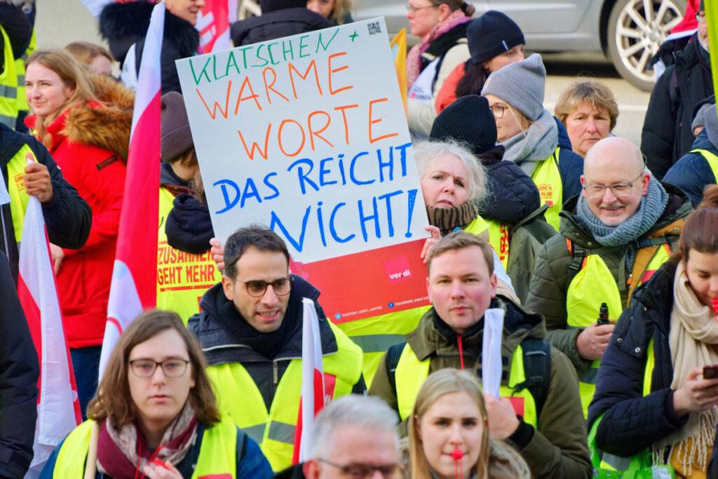 420802 Streik - „Passt nicht in diese Zeit“ - Karin Welge, Kommunalpolitik, Öffentlicher Dienst, TVöD 2025 - Politik