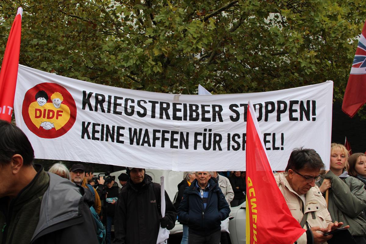 Auftakt Alt Moabit 7 DIDF Palaestina - 40.000 für Frieden - 3. Oktober, Aufstand für Frieden, Berlin, Großdemonstration, Internationale Solidarität, Nein zu Krieg und Hochrüstung! - Blog