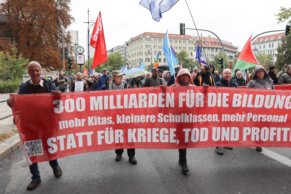 demo HBuF joao - 40.000 für Frieden - 3. Oktober, Aufstand für Frieden, Berlin, Großdemonstration, Internationale Solidarität, Nein zu Krieg und Hochrüstung! - Blog