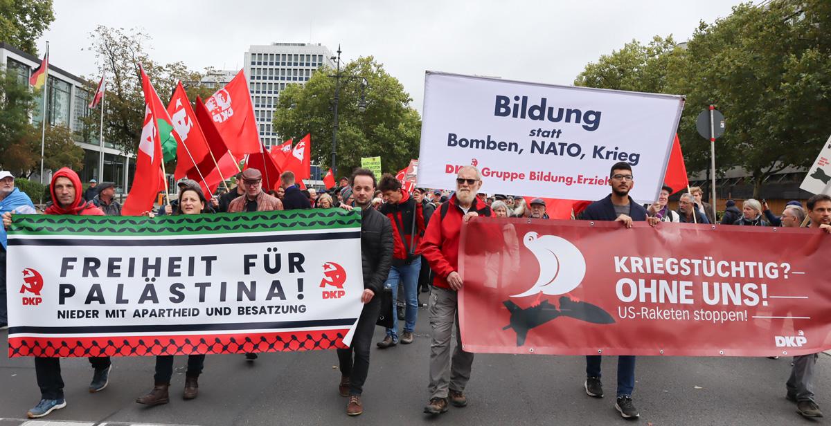 demo dkp palaestina joao - 40.000 für Frieden - 3. Oktober, Aufstand für Frieden, Berlin, Großdemonstration, Internationale Solidarität, Nein zu Krieg und Hochrüstung! - Blog