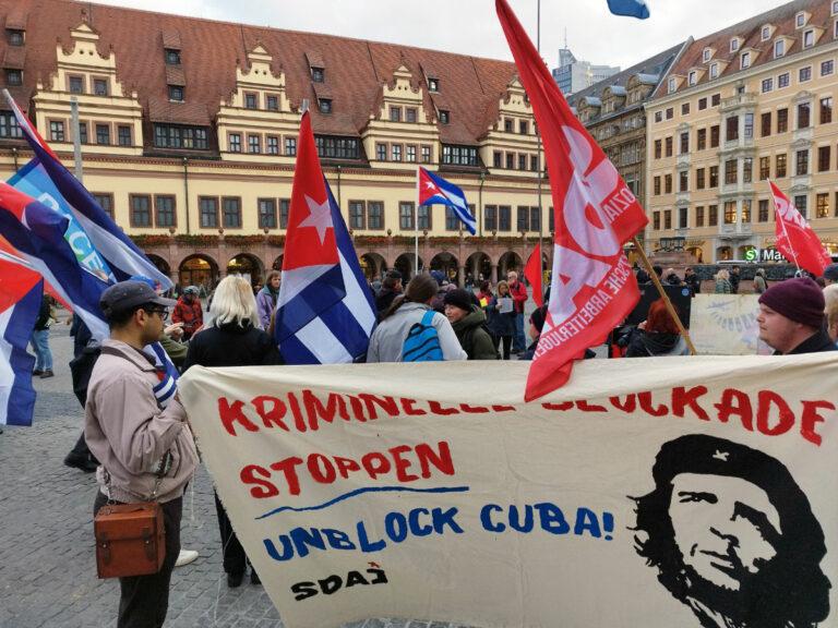 450503 Bildmeldung - „Cuba Sí, Cuba Sí – Palestine will be free!“ - Politik - Politik