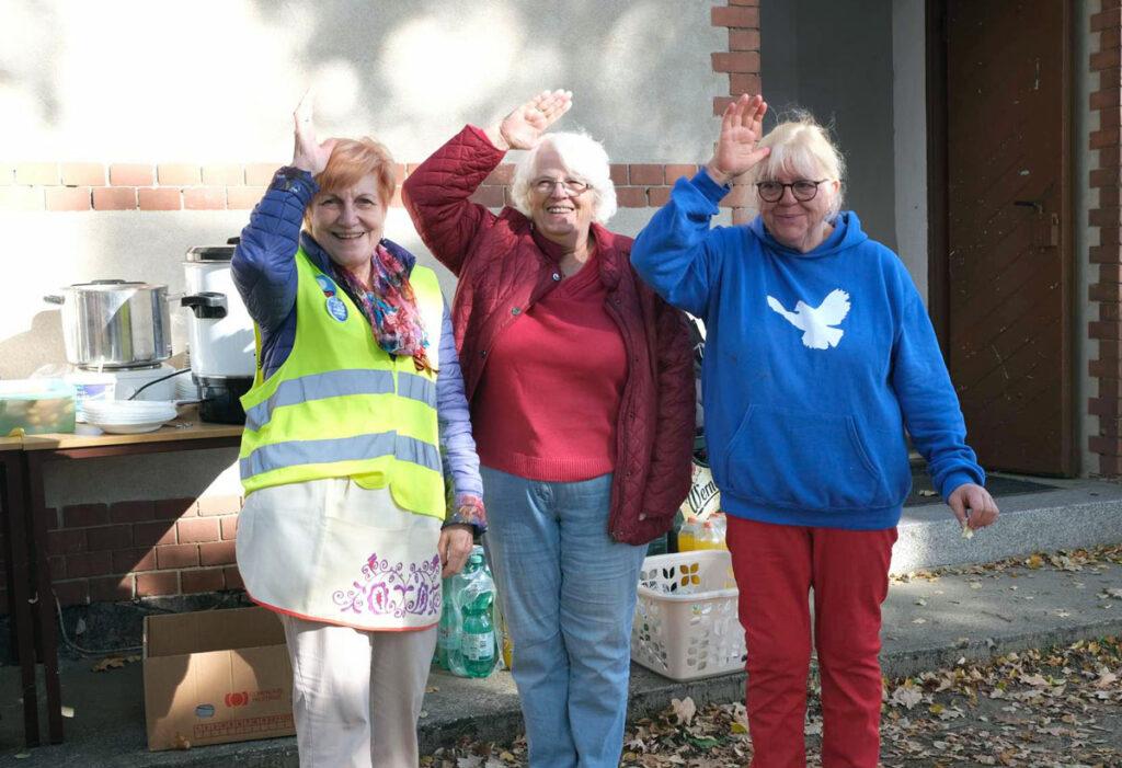 45152 - Mit Friedensküche und russischem Ensemble - DKP Clara Zetkin Königs Wusterhausen, Friedensfest - Aktion