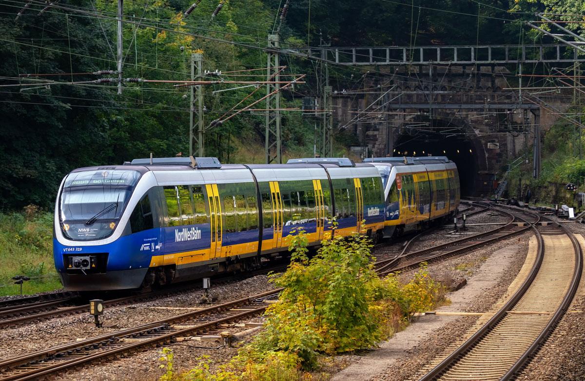 480202 Privatbahn - Mehr Wettbewerb, mehr Fahrgäste? - UZ vom 29. November 2024 - UZ vom 29. November 2024