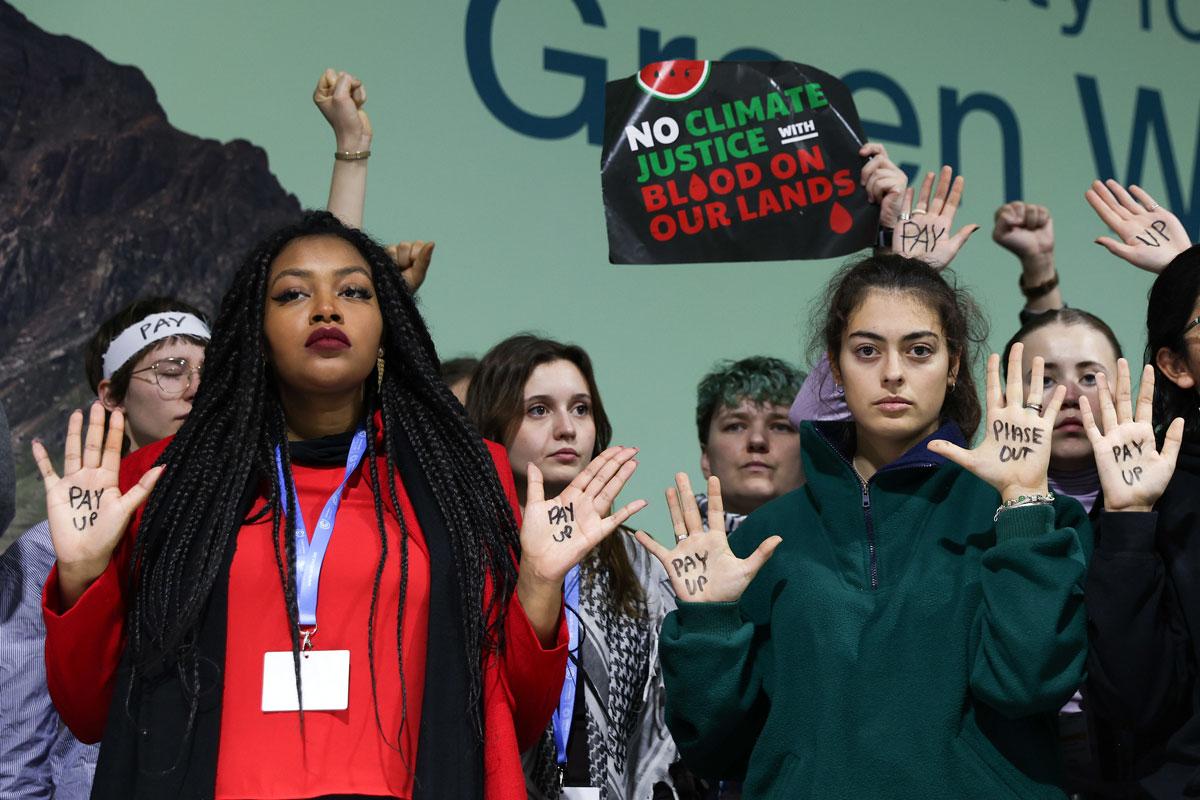 480601 COP - Zeitverschwendung - Baku, COP29, Klima-Konferenz, Klimakatastrophe - Internationales