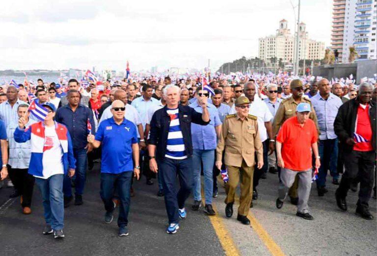 mdc marcha - Immer marschieren - Miguel Díaz-Canel - Miguel Díaz-Canel