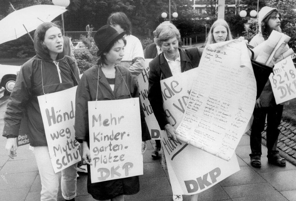 0313 04 - Solidarität war ihre Stärke … - DRK, Frauenbewegung, Friedensaktivistin, Marianne Konze, Nachruf, Paragraph 218 - Politik