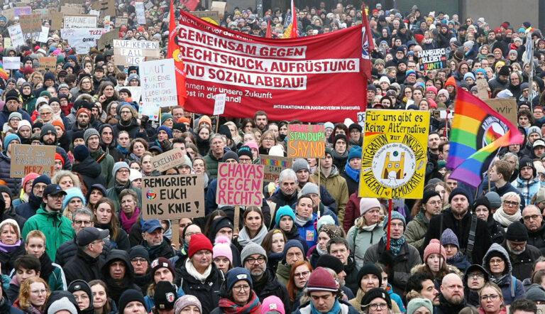 0601 Titel - Schrille Worte, krasse Taten - Bundestagswahl 2025 - Bundestagswahl 2025