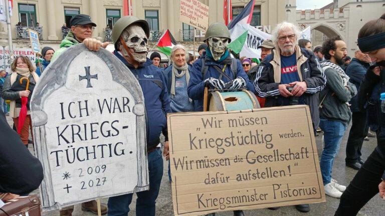 060401 Siko - Kriegsgeheul in München - Politik - Politik