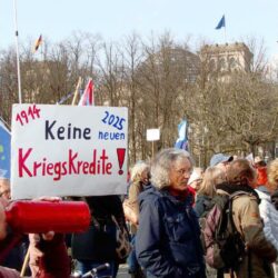 Gegen den Kriegsstaat