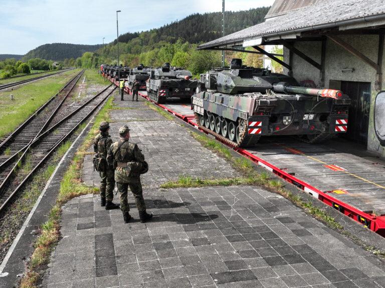 240429 Bahnverladung Nabburg PzBtl104 weinrich 101 - Vorfahrt für die Bundeswehr? - Bahnreform - Bahnreform